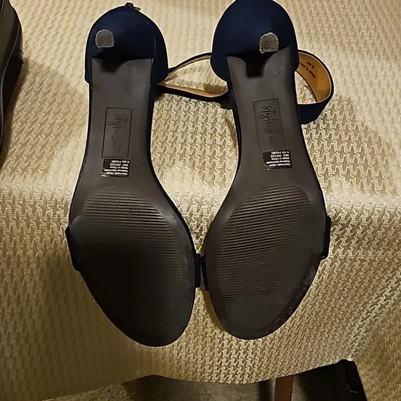 STYLE & CO NAVY SANDAL - Picture 4 of 4